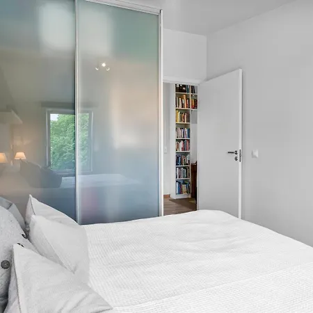 Gunnar Warebergs Gate, Apartman